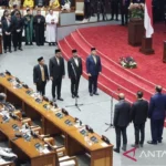 Dinamika Kekuasaan di Parlemen dan Polri: Gugatan Masa Jabatan Kapolri hingga Pelantikan Anggota PAW DPR
