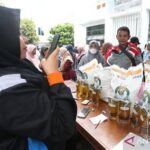 Menko Pangan umumkan penyaluran bantuan beras kepada 1.800 keluarga penerima manfaat (KPM) di kota Sorong sebagai upaya penanggulangan pangan