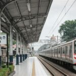 Perjalanan KRL Bogor dipotong hingga 30 September akibat penyesuaian jadwal operasional dan pemeliharaan jalur, memaksa penumpang mencari alternatif transportasi