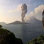 Abu Anak Krakatau masih menyebar, wilayah terdampak pada Senin 7 September meliputi beberapa kabupaten di sekitar