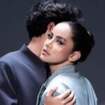 Olla Ramlan mengungkap kenangan setahun bersama Tristan Molina, menyajikan foto-foto hangat momen pertemuan pertama mereka yang penuh nostalgia