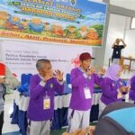Menjaga kesehatan di usia senja, lansia kini dapat mengikuti program pemeriksaan gratis yang diselenggarakan pemerintah, membantu deteksi dini penyakit dan meningkatkan kualitas hidup