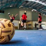 Sumaya, yang tumbuh dalam keluarga sepak takraw, kini mencetak sejarah baru dengan prestasi gemilang di dunia teqball, menembus batas tradisi olahraga keluarga