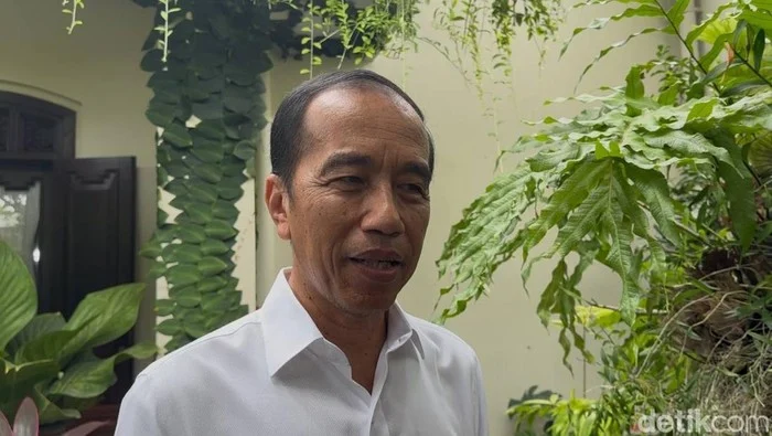Misteri Pertemuan Tertutup di Solo: Johan Budi Temui Jokowi, Ada Apa?