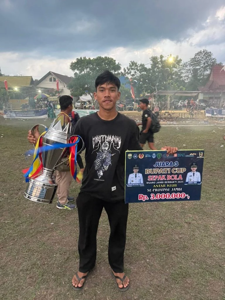 Wajah Ganda Wina: Antara Prestasi Gemilang di Lapangan Hijau dan Tragedi Pencurian Perhiasan Kerajaan