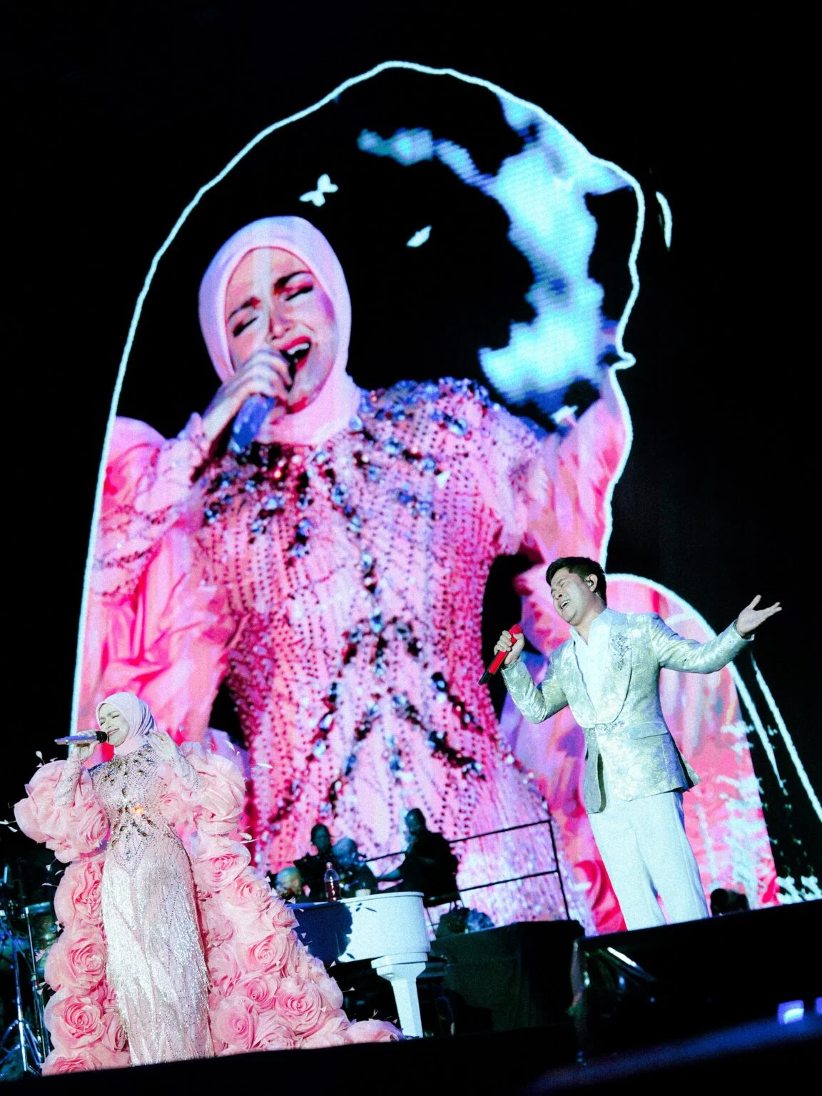 Antara Mimpi dan Kontroversi: Perjalanan Lesti Kejora di Konser Megah Siti Nurhaliza Malaysia