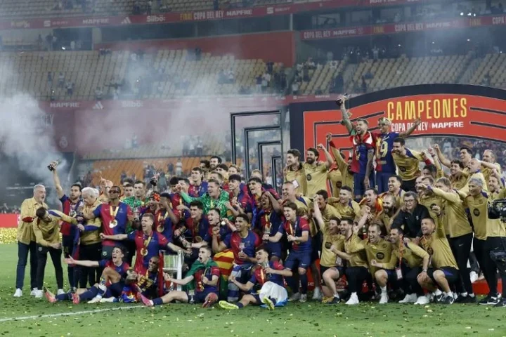 Barcelona Mengamuk di La Cartuja: Rekor Sembilan Kemenangan Beruntun dan Drama Kartu Merah
