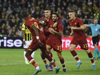 Bintang Muda AS Roma Bersinar: Santiago Castro Cetak Gol Perdana dalam Kemenangan Krusial atas Genoa