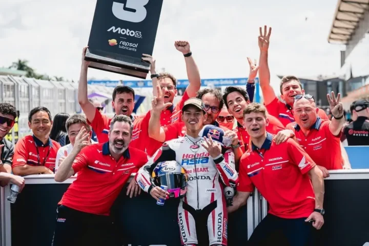 Cetak Sejarah Baru! Veda Ega Pratama Mengguncang Mandalika dan Pecahkan Rekor Honda Team Asia