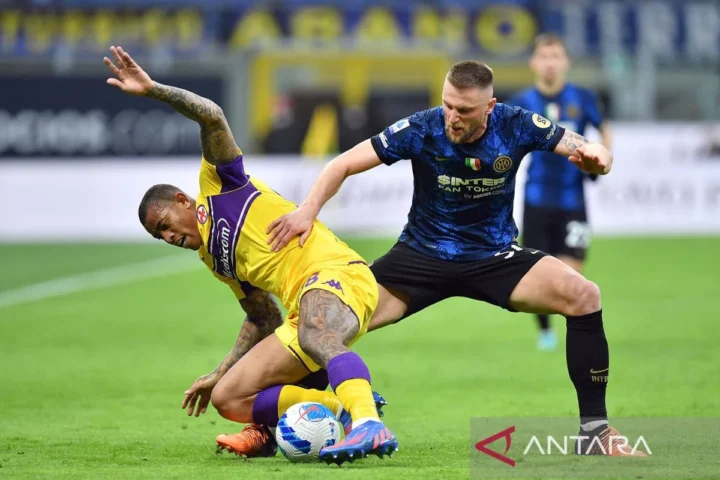 Comeback Dramatis di San Siro: Inter Milan Bungkam Fiorentina dan Rebut Takhta Serie A