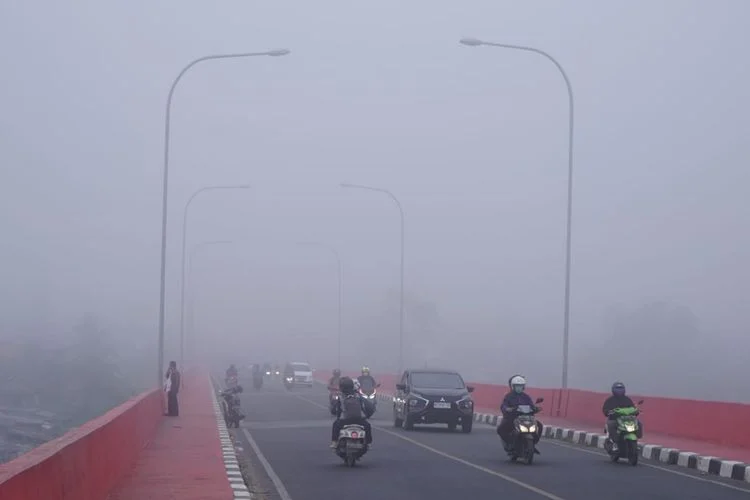 Darurat Kabut Asap Nasional: Palembang dan Jambi Masuk Level Berbahaya, Jakarta Terancam Polusi