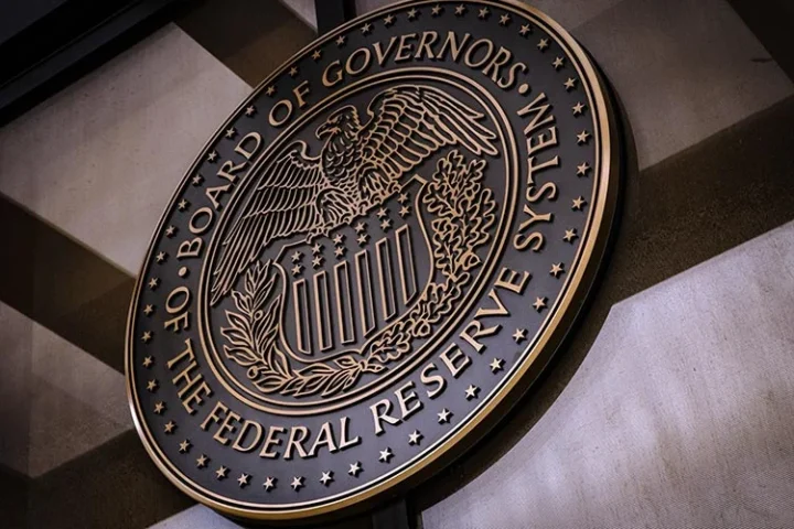 Dilema Kebijakan Moneter Global: Strategi Baru Bank Federal Reserve dan Dampaknya terhadap Pasar Dunia