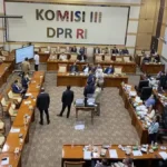 Dinamika Kursi Direktur: Dari Perombakan Korporasi Hingga Panggilan KPK