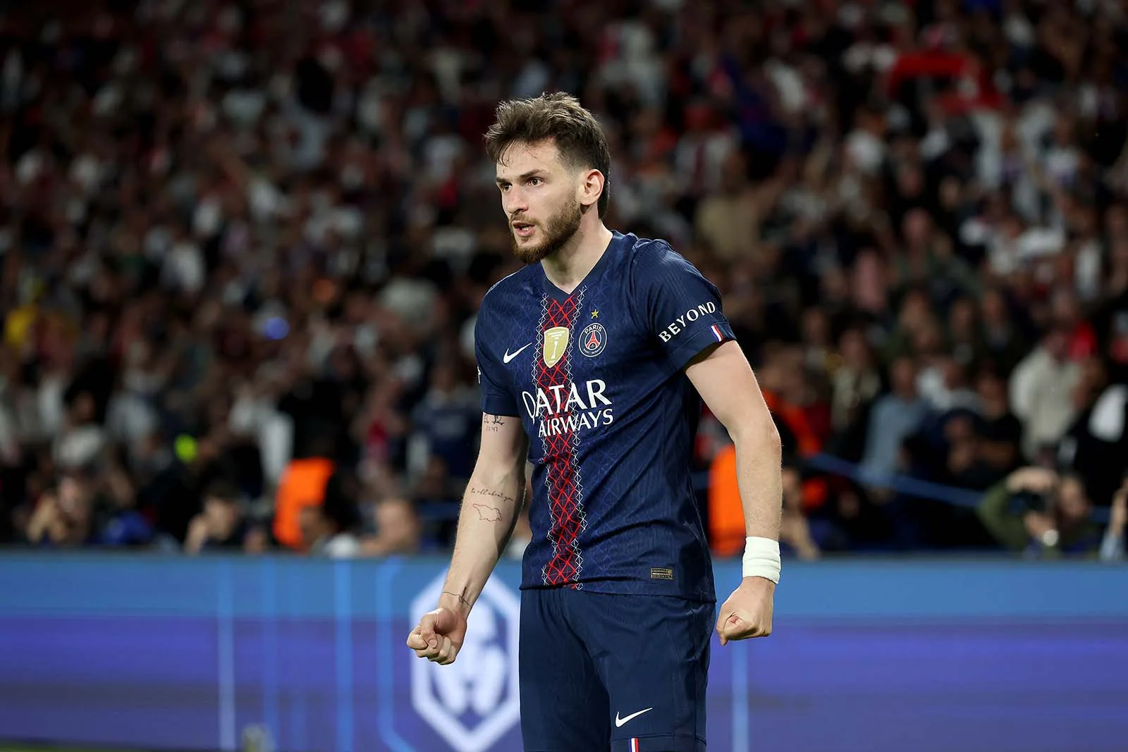 Dinamika PSG: Cedera Parah Kvaratskhelia, Kritik Ballon d'Or, hingga Manuver Transfer Pemain Muda