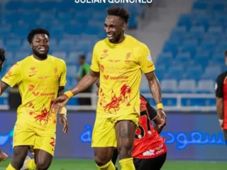 Dominasi Al-Qadisiyah: Julián Quiñones Mengamuk Saat Al Riyadh Tertekan di Saudi Pro League