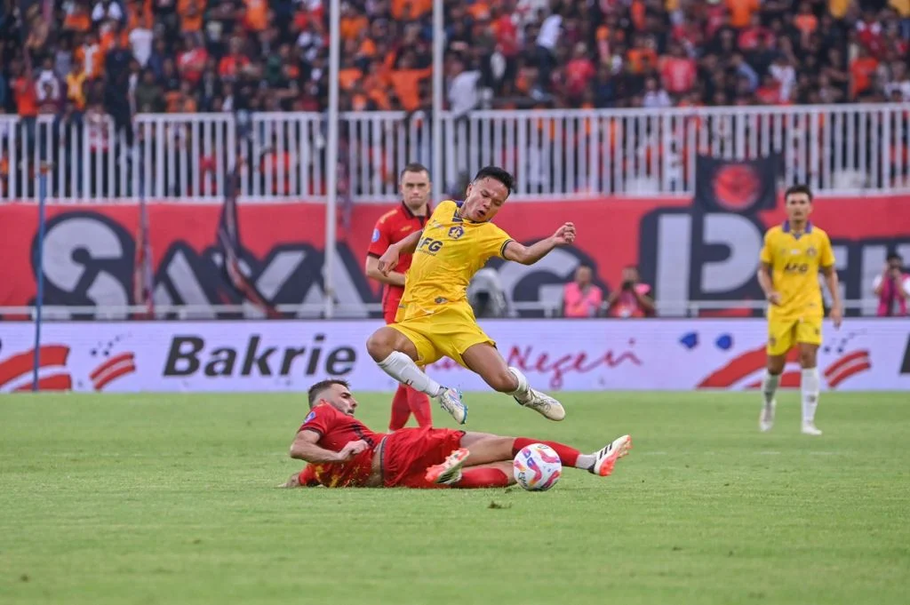 Dominasi Macan Kemayoran: Analisis Mendalam Kemenangan Persija Jakarta Atas Persik Kediri di JIS
