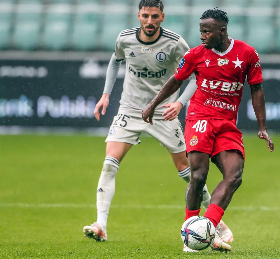 Dominasi Tanpa Terkalahkan: Legia Warszawa Bungkam Wisła Kraków di Tengah Kontroversi Panas