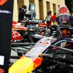 Drama Bug Software dan Hujan Deras: Max Verstappen Menang di GP Bahrain yang Berlangsung Chaos di Malaysia