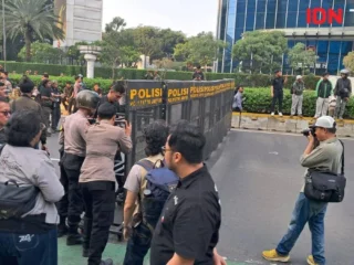 Drama Bundaran HI: Taktik 'Kuda Troya' Mahasiswa hingga Uji Integritas di Balik Barikade Ketat