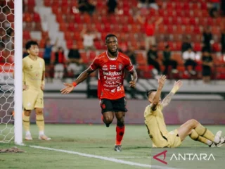Drama Menit Akhir di Banten! Gol Pablo Comitre Gagalkan Kemenangan Bali United, Persita Tetap Tak Terkalahkan