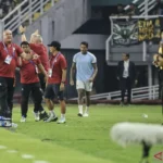 Drama Menit Akhir di GBT: Persebaya Ditahan Imbang PSS Sleman, Bernasib Pahit-Manis bagi Kedua Tim