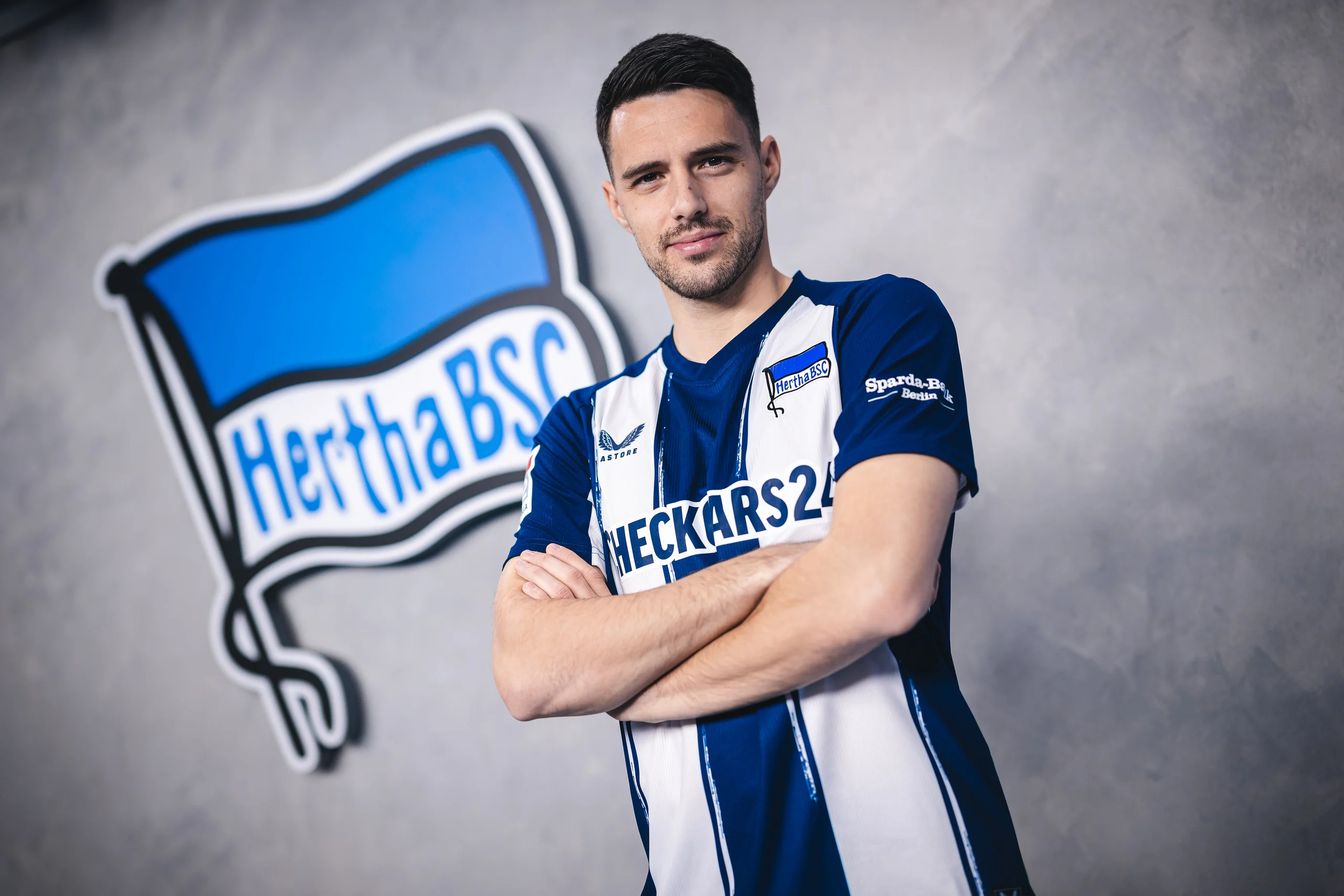 Drama Menit Akhir! Tendangan Penalti Josip Brekalo Amankan Puncak Klasemen Hertha Berlin