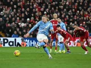 Drama Premier League: Haaland Terus Menggila, Liverpool Menang Tipis, dan Man City di Tengah Badai Skandal