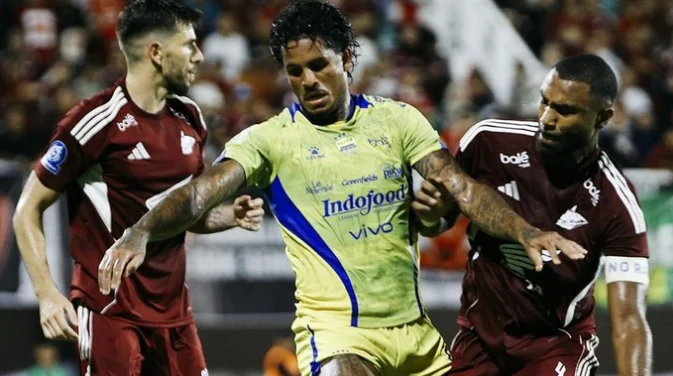 Drama Si Jalak Harupat: Gol Tunggal Julio Cesar Bawa Persib Bandung Taklukkan Perlawanan Sengit Persik Kediri