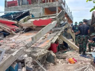 Dunia dalam Guncangan: Dari Tragedi Penembakan di New York hingga Bencana Alam yang Viral di Media Sosial