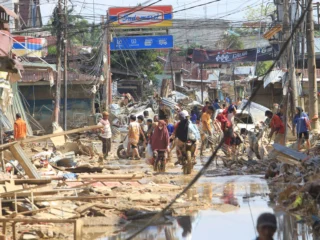 Dunia Dalam Kepungan Air: Dari Bencana Banjir Bandang di Indonesia hingga Krisis Ekonomi di Bangkok
