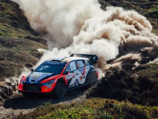 Dunia Olahraga Berguncang: Kejayaan Messi, Drama Pemecatan Pelatih, hingga Ketegangan WRC di Sardinia