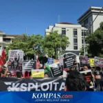 Era Baru Dunia Kerja: Mengupas Tuntas UU Pelindungan Ketenagakerjaan yang Ubah Nasib Buruh