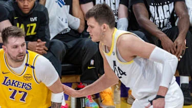 Era Baru Lakers: Duet Maut Doncic-Kessler Hancurkan GSW, Drama Rookie vs Superstar Pecah!