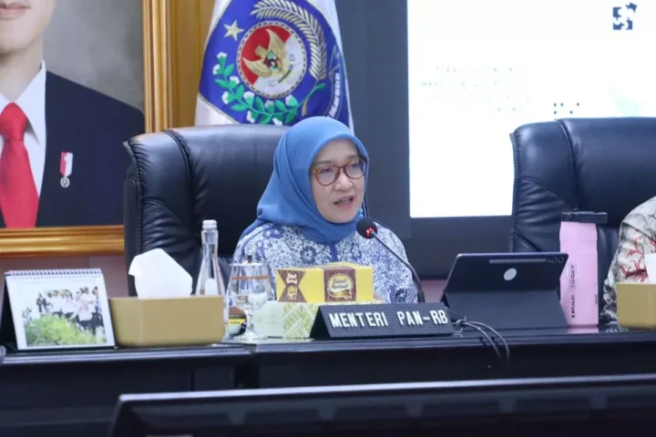 Gaji PNS Tak Akan Lewat Kopdes Merah Putih, MenPAN-RB Rini Widyantini Pastikan Sistem Perbankan Tetap Berjalan
