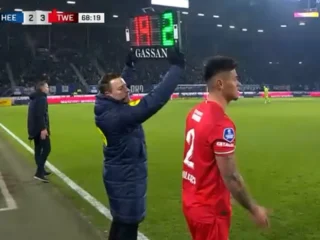 Heerenveen Pesta Gol, Mees Hilgers Masih Menanti Menit Bermain dalam Laga Heerenveen vs Excelsior