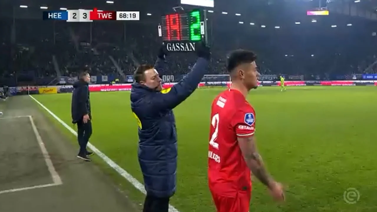 Heerenveen Pesta Gol, Mees Hilgers Masih Menanti Menit Bermain dalam Laga Heerenveen vs Excelsior