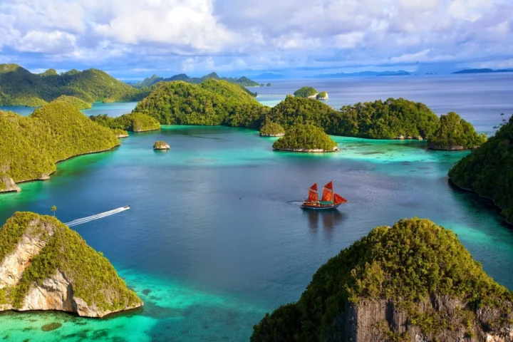 Indonesia Siaga: Gempa Magnitudo 4,9 Guncang Bali, Kabut Asap Kendari, hingga Ancaman Kekeringan Ekstrem