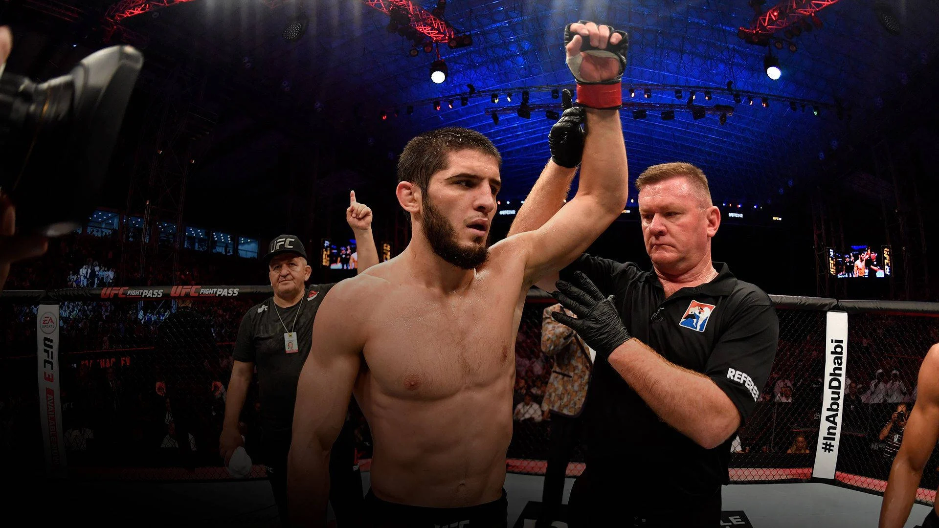 Islam Makhachev di Tengah Badai: Dari Provokasi Dillon Danis Hingga Ancaman Gelar Welterweight