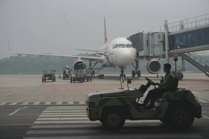 Kabut Asap Karhutla Lumpuhkan Operasional Penerbangan di Bandara Iskandar Pangkalan Bun