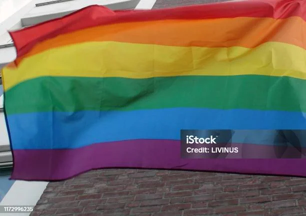 Kontroversi Pengibaran Bendera Pelangi di Parlemen Belanda: SGP Melakukan Perlawanan Sengit