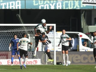 Krisis di Coritiba: Kekalahan dari Grêmio Picu Pemecatan Fernando Seabra dan Ancaman Degradasi