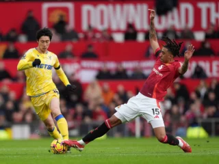 Krisis Manchester United di Old Trafford: Blunder Leny Yoro dan Ancaman Transfer ke AC Milan