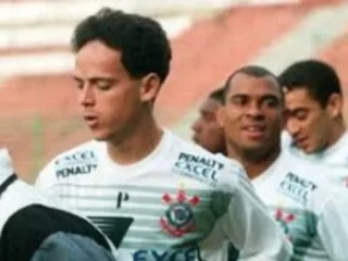 Krisis Mendalam di Corinthians: Kalah dari Internacional, Fernando Diniz Resmi Dipecat!