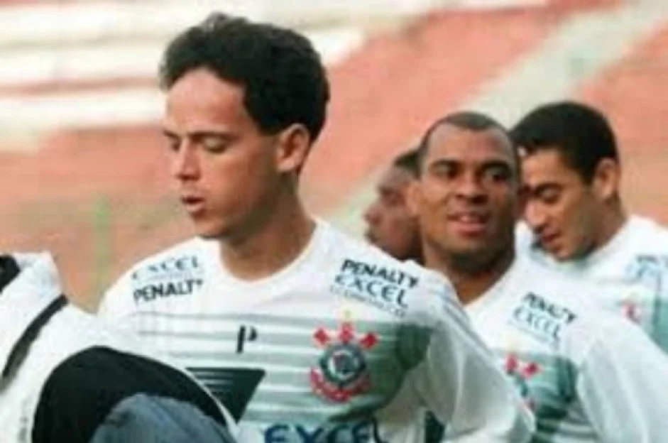 Krisis Mendalam di Corinthians: Kalah dari Internacional, Fernando Diniz Resmi Dipecat!