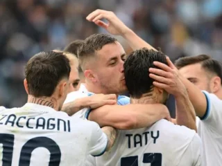 Lazio Mengamuk di Puncak Klasemen, Como Tembus Empat Besar Serie A