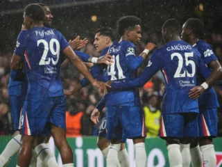 Magis Jordan Henderson di Stamford Bridge: Cetak Brace dan Ukir Sejarah Baru Bersama Chelsea
