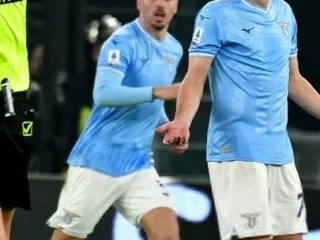 Malam Kelam di Mestalla: Kartu Merah 'Absurd' Harvey Elliott Perburuk Krisis Valencia