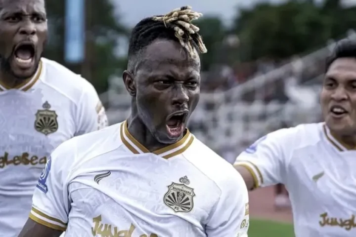 Misi Mencuri Poin di Pamekasan: Mampukah Magis Moussa Sidibe Selamatkan Bhayangkara FC dari Terjangan Madura United?