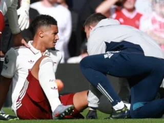 Misteri Absennya William Saliba dalam Foto Skuad Arsenal 2026/2027: Arteta Beri Penjelasan Resmi
