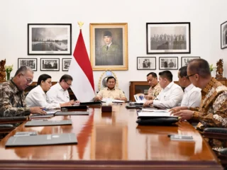 Misteri Rapat Dua Hari di Istana: Presiden Prabowo Kumpulkan Jajaran Menteri dan Gubernur BI